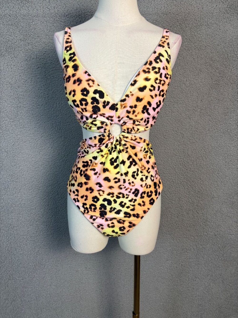 Bar III  Women's Leopard Print One-Piece Swimsuit With Ring Detail Size XL NWT's